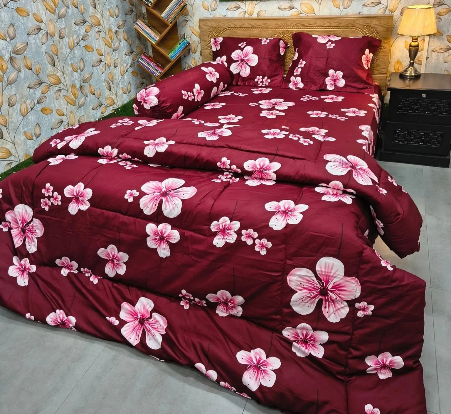 Maroon Floral 5 Pcs Premium Comforter Set - King Size Bedsheet